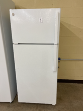 Load image into Gallery viewer, GE Refrigerator - 4063
