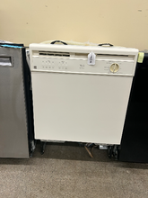 Load image into Gallery viewer, Whirlpool Dishwasher - 6924
