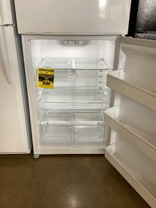 Frigidaire 18.3 cu ft Refrigerator - 3981