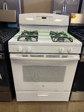Load image into Gallery viewer, GE Gas Stove - 5543
