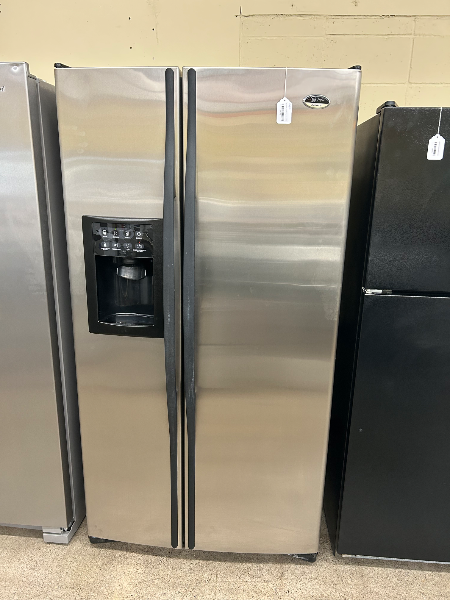 GE Side by Side Refrigerator - 6748 – Shorties Appliances And More