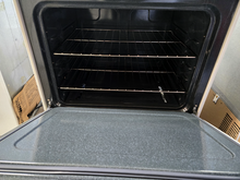 Load image into Gallery viewer, (T08624) Hotpoint Gas Stove - 8624
