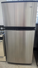 Load image into Gallery viewer, (T08824) Amana Stainless Refrigerator - 8824
