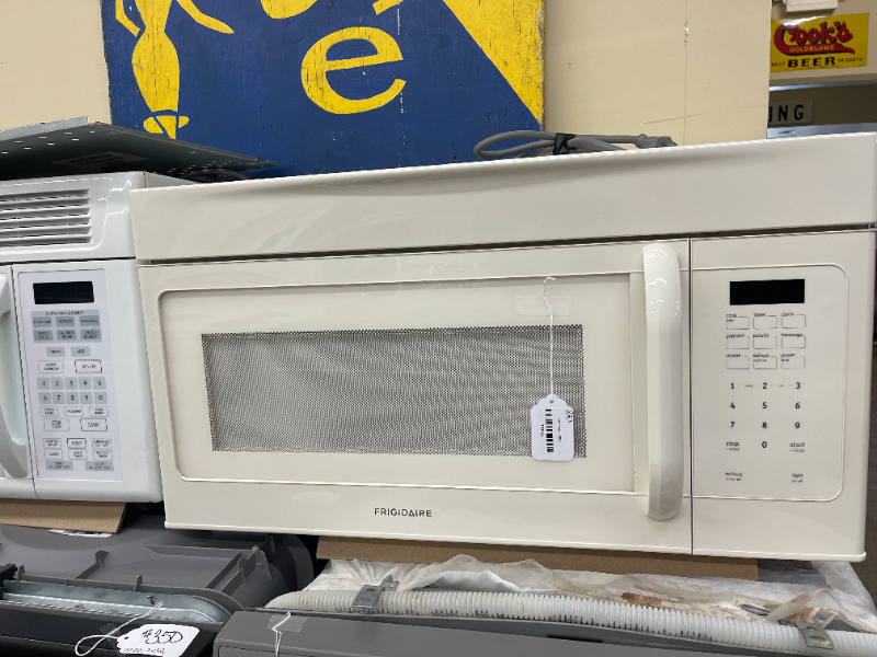 Frigidaire Microwave - 4853