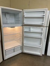 Load image into Gallery viewer, Estate by Whirlpool Refrigerator - 5494
