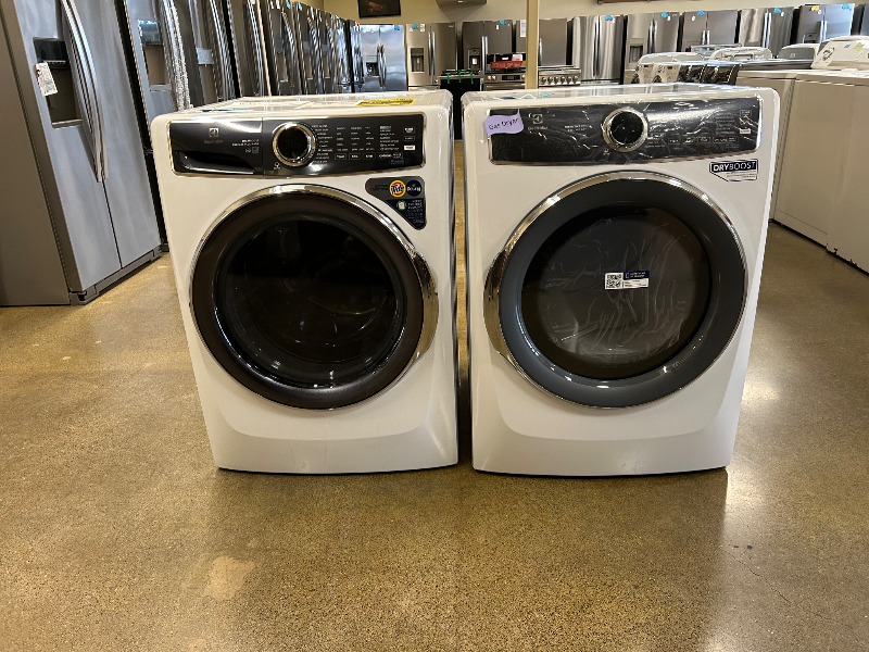 Electrolux Front Load Washer & Gas Dryer Set - 7710 - 7670