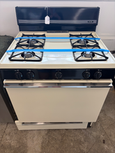 Load image into Gallery viewer, (T08736) Hotpoint Gas Stove - 8736
