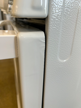 Load image into Gallery viewer, Hotpoint Gas Stove - 6847
