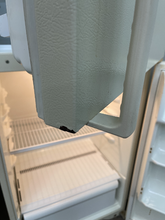 Load image into Gallery viewer, Kenmore Refrigerator - 5624
