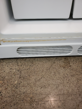 Load image into Gallery viewer, Frigidaire Refrigerator - 5323 =FFHT1713LW3
