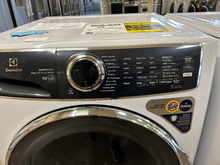 Load image into Gallery viewer, Electrolux Front Load Washer &amp; Gas Dryer Set - 7710 - 7670
