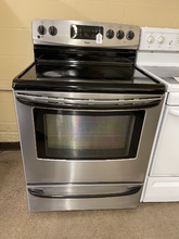 Load image into Gallery viewer, Kenmore Stainless Electric Stove - 5650
