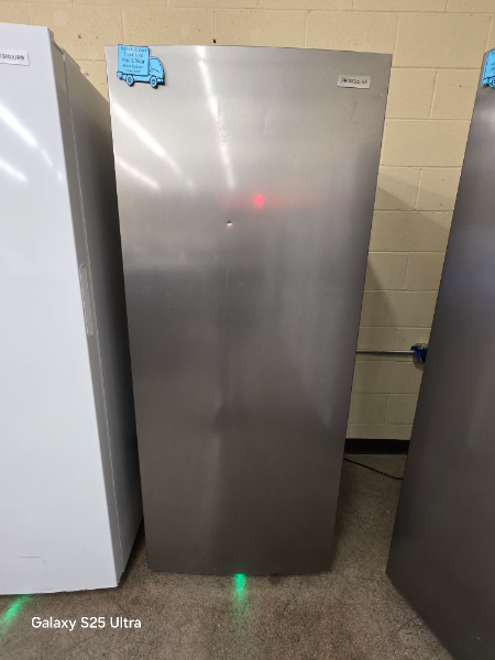 Frigidaire 13 cu ft Upright Freezer - 7717