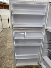 Load image into Gallery viewer, (T08607) Whirlpool Refrigerator - 8607
