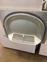 Load image into Gallery viewer, Speed Queen Electric Dryer - 5827
