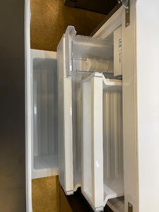 Frigidaire 17.6 cu ft French Door Refrigerator - 3976
