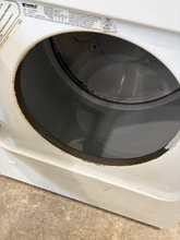 Load image into Gallery viewer, (T08688) Kenmore Gas Dryer - 8686
