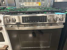 Load image into Gallery viewer, GE Gas Stove - 6843
