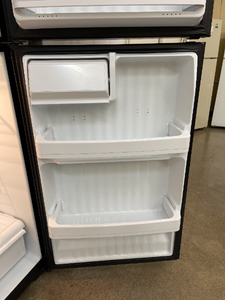 GE Black Refrigerator - 5502