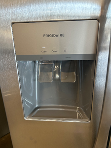 Frigidaire 25.6 cu ft Stainless Side by Side Refrigerator - 7213