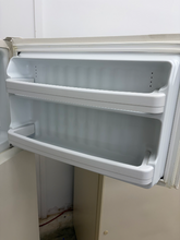 Load image into Gallery viewer, (T08662) Hotpoint Refrigerator - 8662
