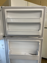 Load image into Gallery viewer, Frigidaire 13.9 cu ft Refrigerator - 3987
