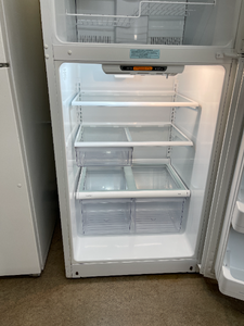 GE Refrigerator - 3926