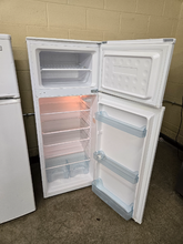 Load image into Gallery viewer, Criterian Refrigerator - 7877
