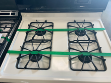 Load image into Gallery viewer, Kenmore Gas Stove - 7552
