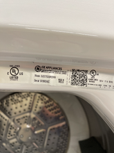 Load image into Gallery viewer, GE Laundry Center Washer and Gas Dryer Set - 3881
