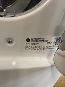GE Washer and Gas Dryer Set - 6883 - 6882