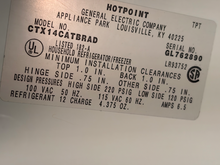 Load image into Gallery viewer, (T08661) Hotpoint Refrigerator - 8661

