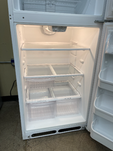 Load image into Gallery viewer, Kenmore Refrigerator - 5872
