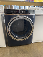 Load image into Gallery viewer, GE Profile 5.3 cu Ft Washer - 6884
