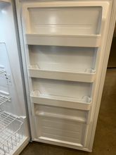 Load image into Gallery viewer, GE 14.2 cu ft Garage Ready Upright Freezer - 7320
