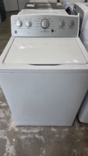 Load image into Gallery viewer, (T08517) Kenmore Washer - 8517
