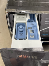 Load image into Gallery viewer, Samsung Front Load Washer - 5762
