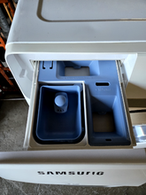 Load image into Gallery viewer, (T08718) Samsung Front Load Washer - 8718

