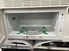 Load image into Gallery viewer, Frigidaire White Microwave - 6200
