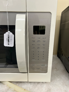Whirlpool Microwave - 6918