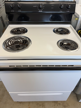 Load image into Gallery viewer, (T08904) Kenmore Coil Electric Stove - 8904
