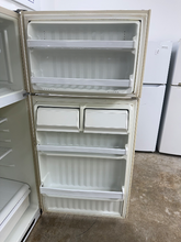 Load image into Gallery viewer, (T08659) Hotpoint Refrigerator - 8659

