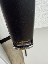 Load image into Gallery viewer, (T08887) Hotpoint Refrigerator - 8887
