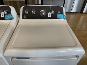 GE Washer and Gas Dryer Set - 6883 - 6882