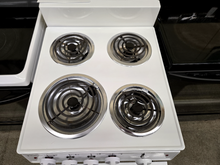 Load image into Gallery viewer, Magic Chef 20" Coil Electric Stove - 5867
