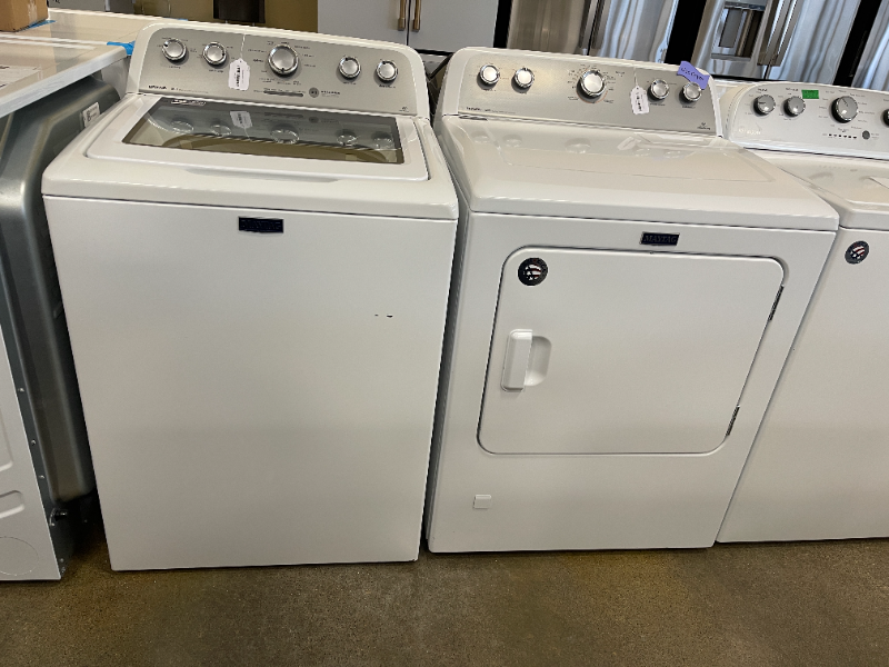 Maytag Washer and Gas Dryer Set - 6137 - 6120