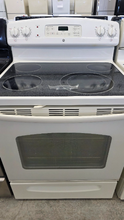 Load image into Gallery viewer, (T08450) GE Electric Stove - 8450
