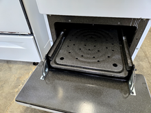 Load image into Gallery viewer, (T08750) Premeir 20" Gas Stove - 8750
