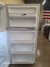 Load image into Gallery viewer, Frigidaire 18.3 cu ft White TOp Freezer Refrigerator - 7674
