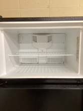 Load image into Gallery viewer, Kenmore Refrigerator - 5785
